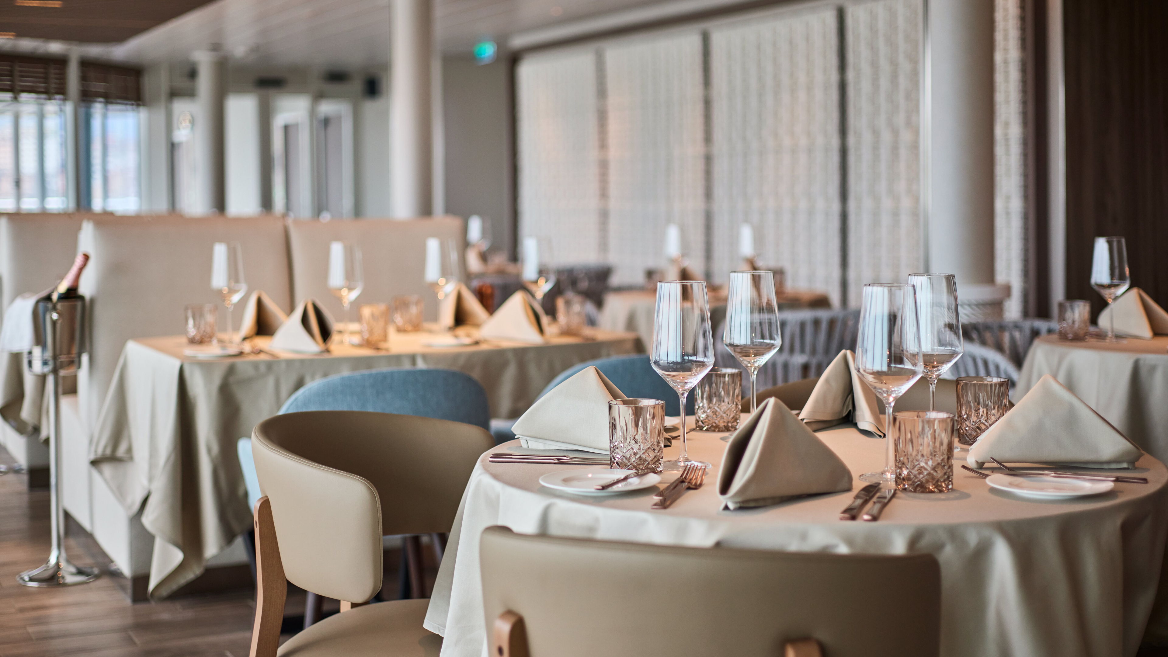 Restaurant X-View auf der Mein Schiff Relax.