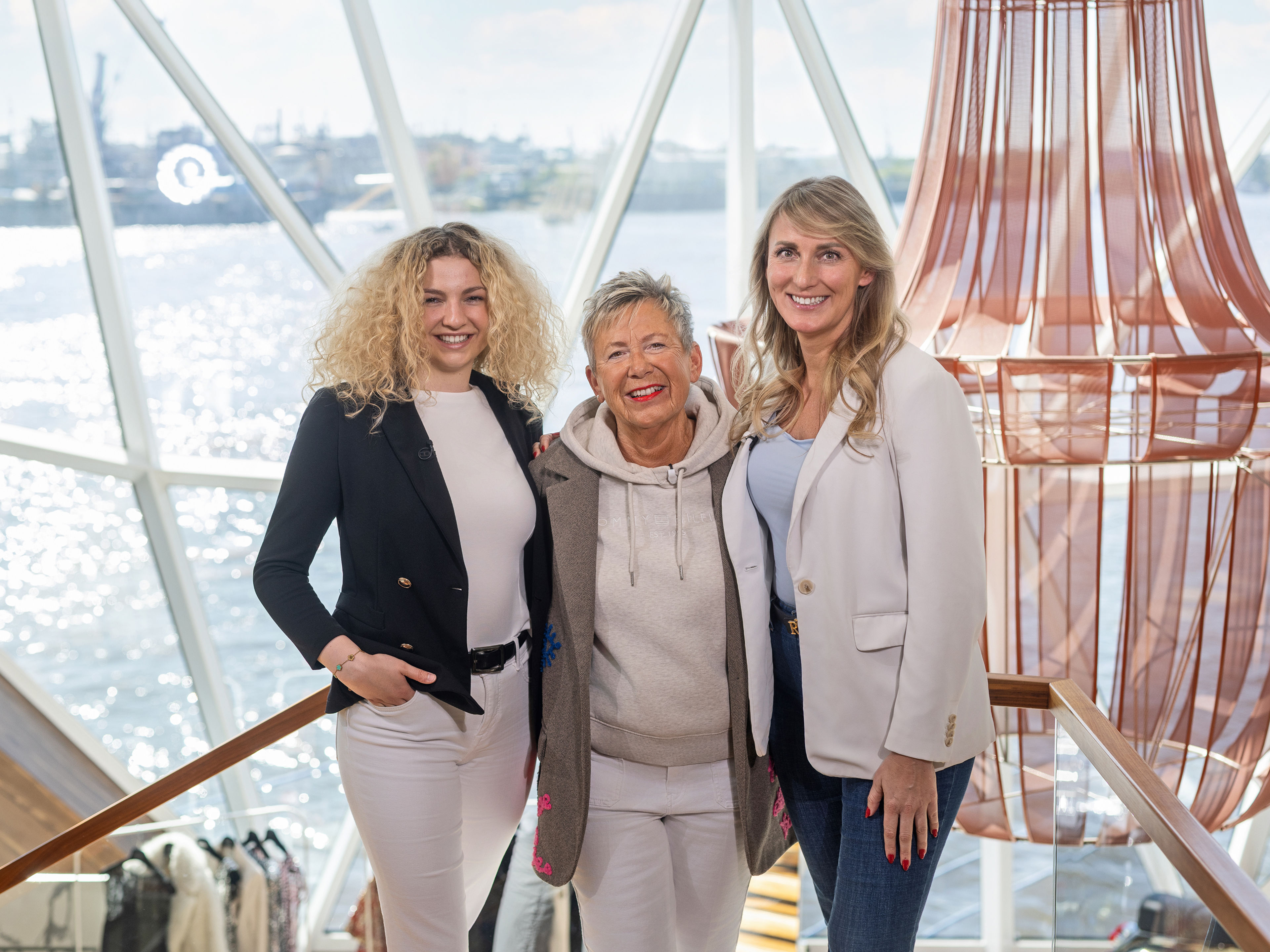 Taufpatinnen der neuen Mein Schiff Flow Taufpatinnen der neuen Mein Schiff Flow