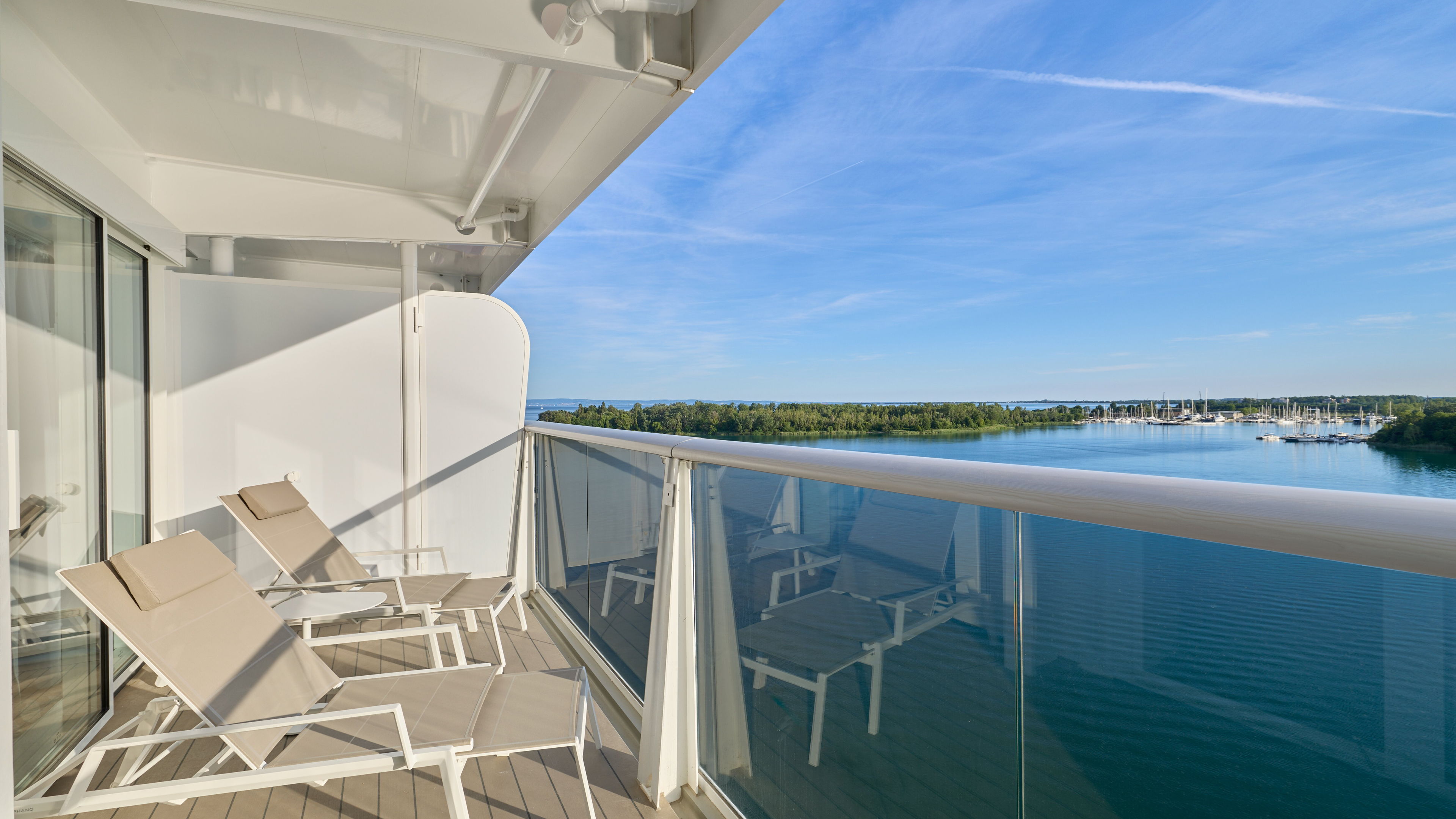  Schöne Aussicht Suite auf der Mein Schiff Flow
