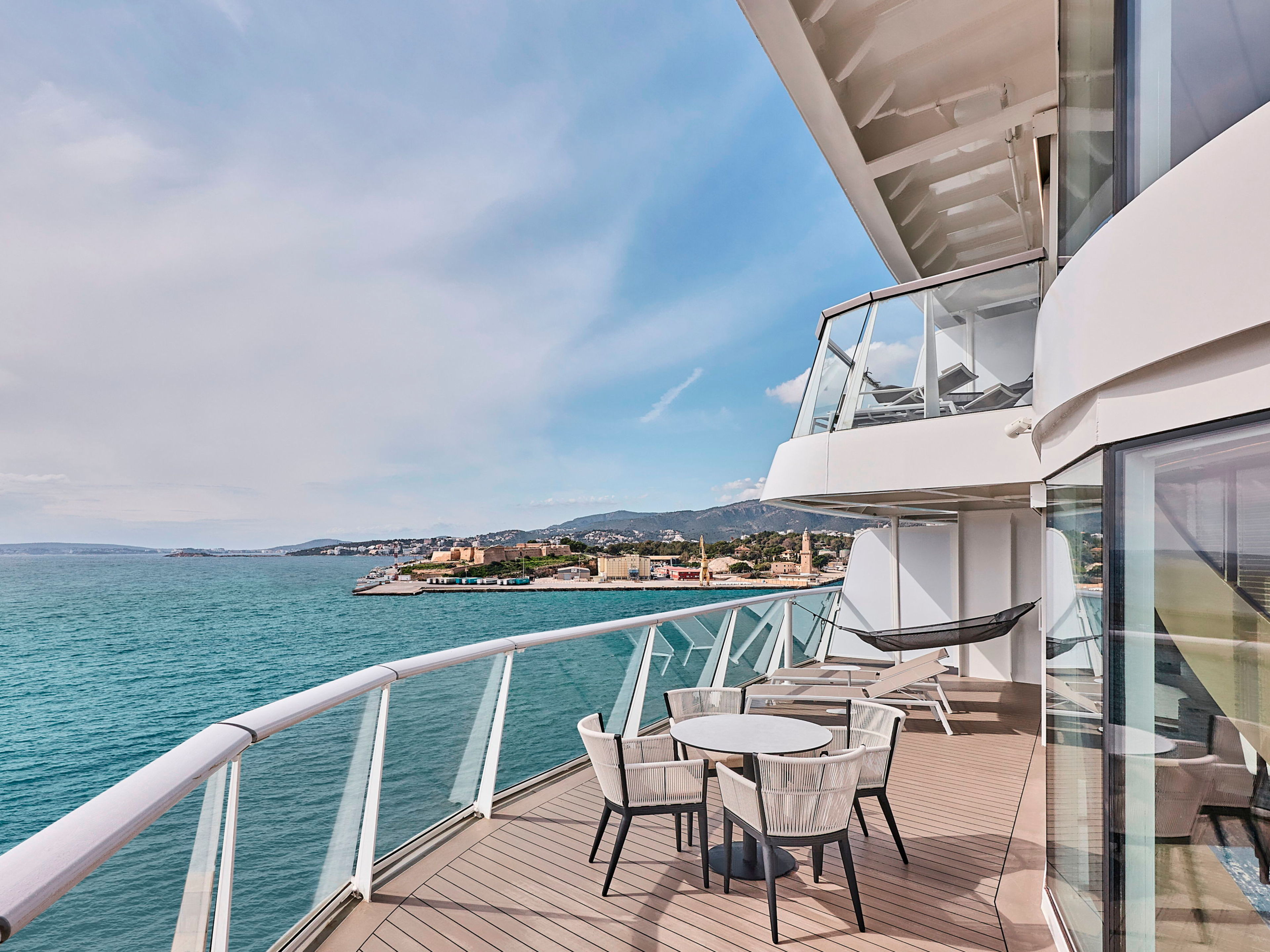 Veranda der Grosse Freiheit Suite auf der Mein Schiff Relax Veranda der Grosse Freiheit Suite auf der Mein Schiff Relax