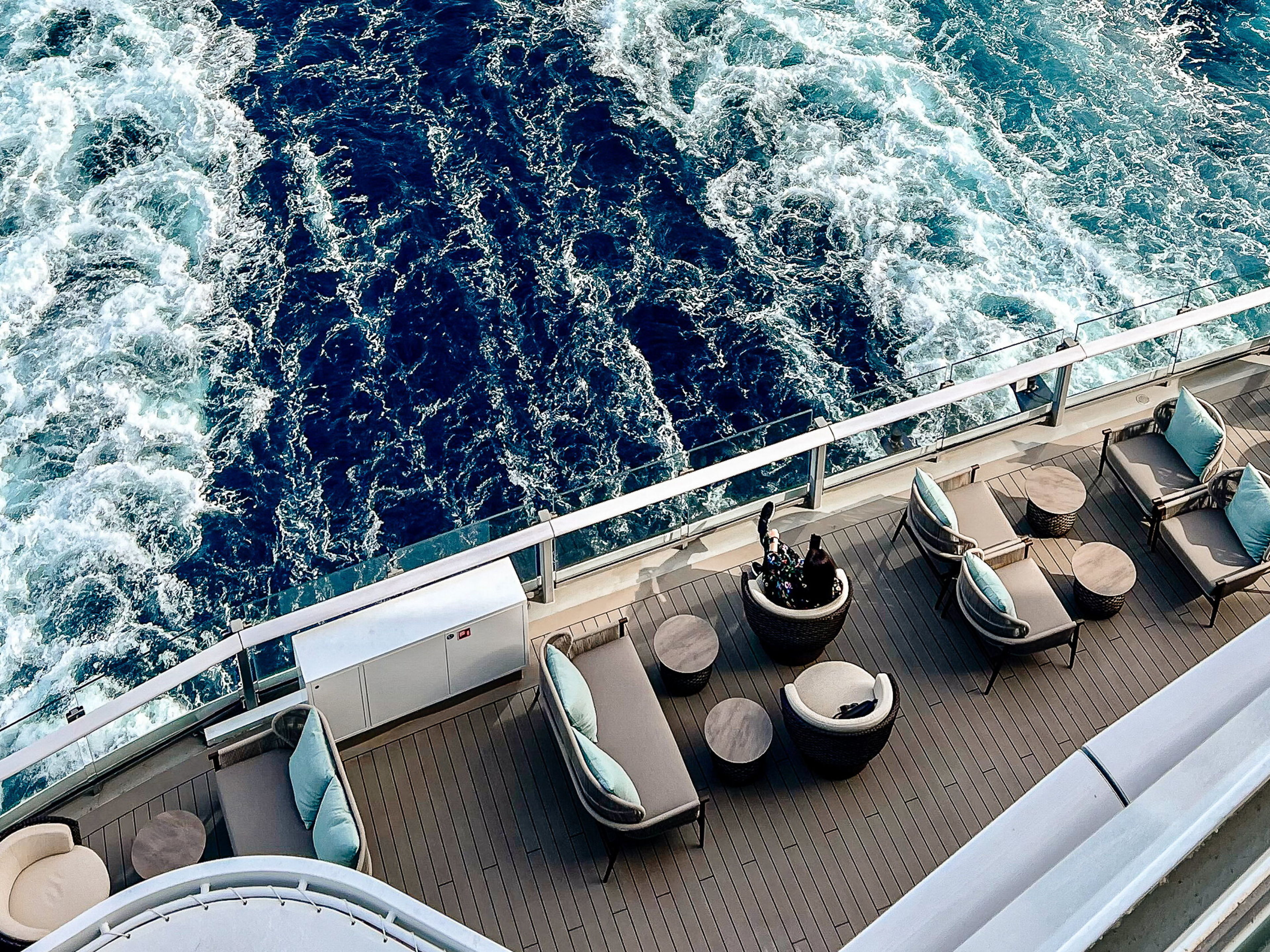 Lounge im Heckbereich auf einem Schiff der Mein Schiff® Flotte. Lounge im Heckbereich auf einem Schiff der Mein Schiff® Flotte.