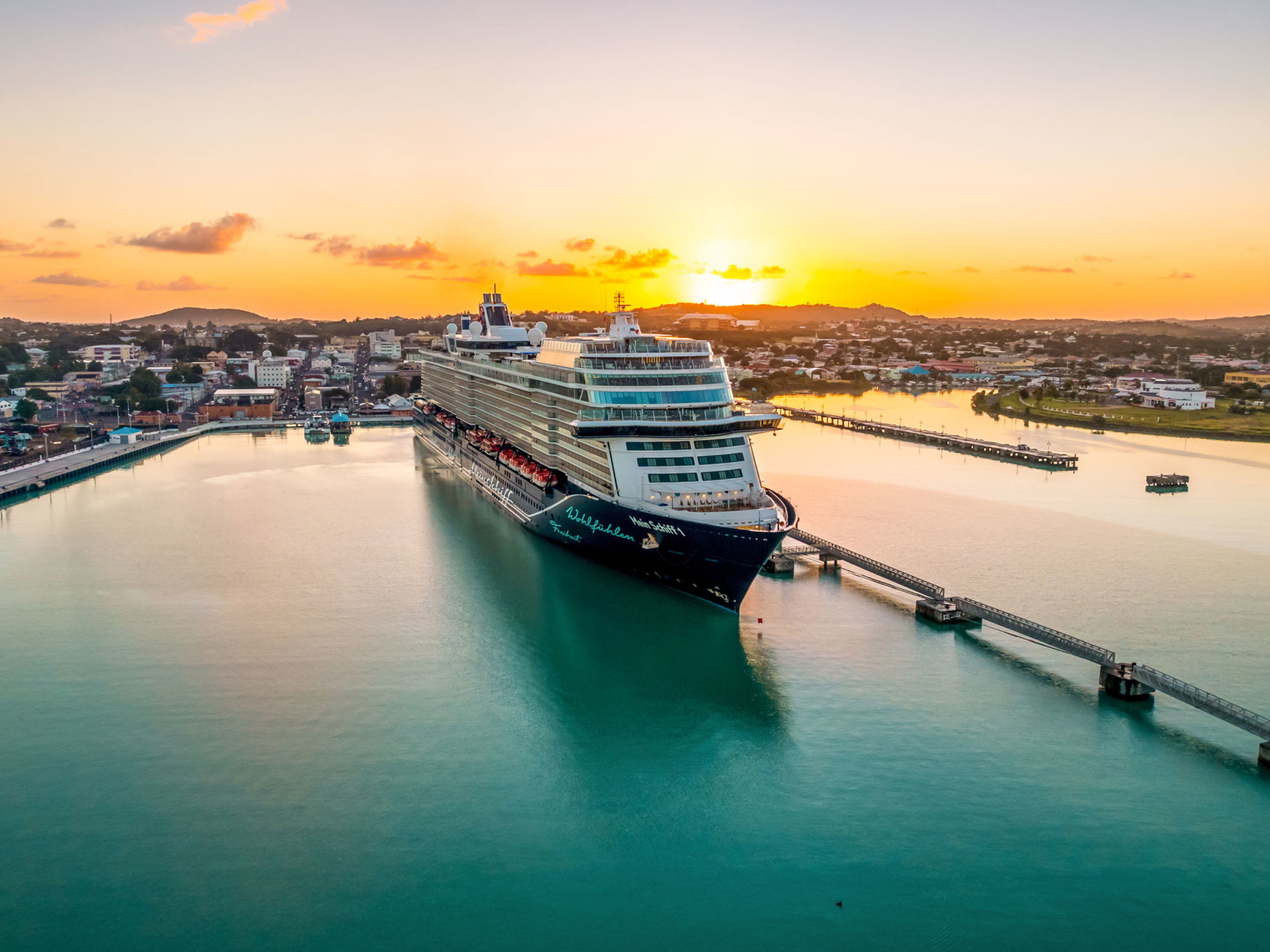 Mein Schiff 1 in Antigua Mein Schiff 1 in Antigua