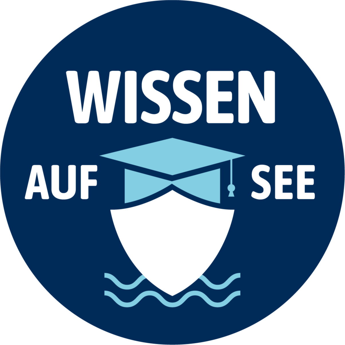 Blaues Logo mit Schiff, Doktorhut und Text "Wissen auf See". Blaues Logo mit Schiff, Doktorhut und Text "Wissen auf See".