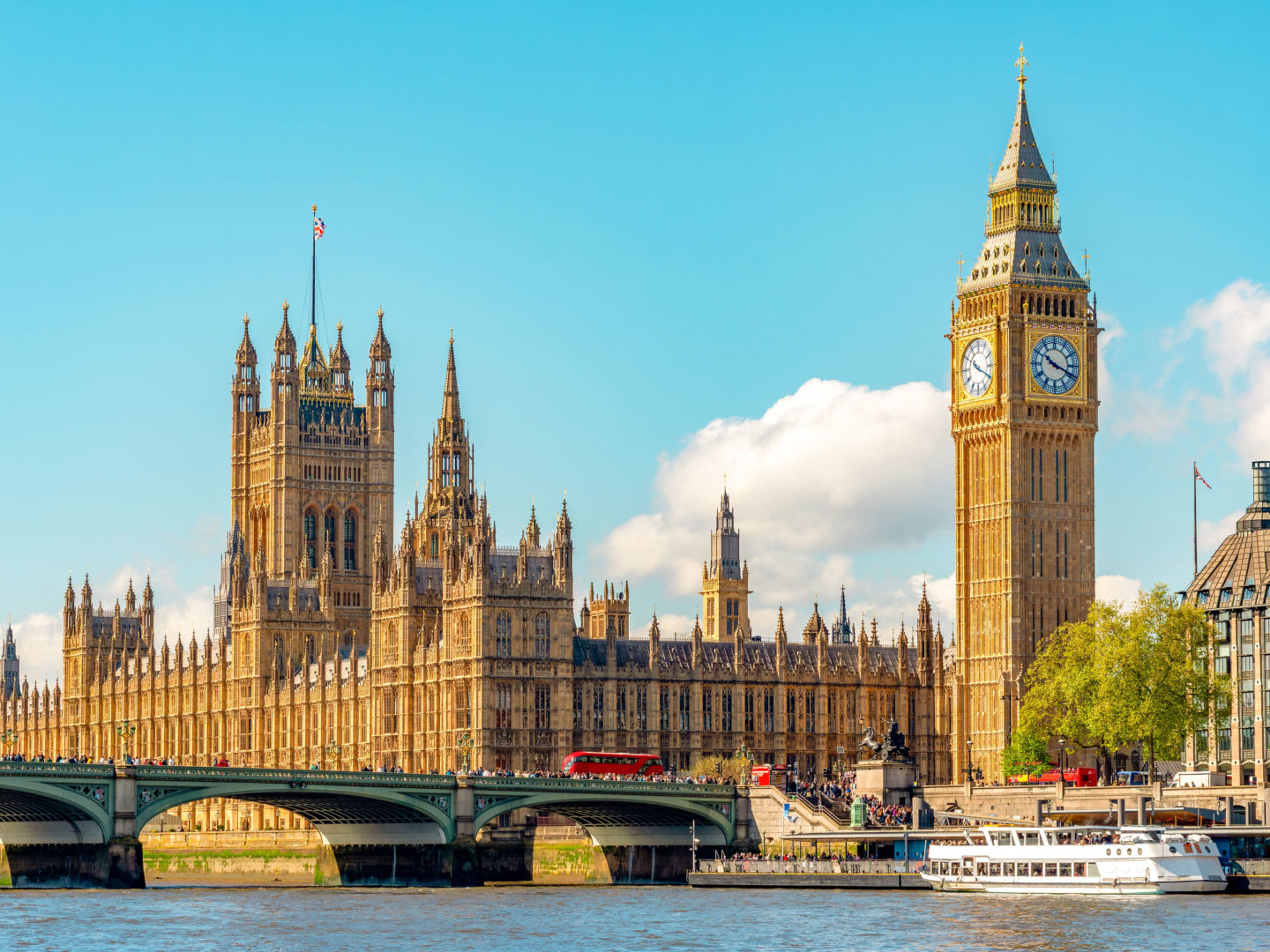 Big Ben und Houses of Parliament, London, sonniger Tag. Big Ben und Houses of Parliament, London, sonniger Tag.