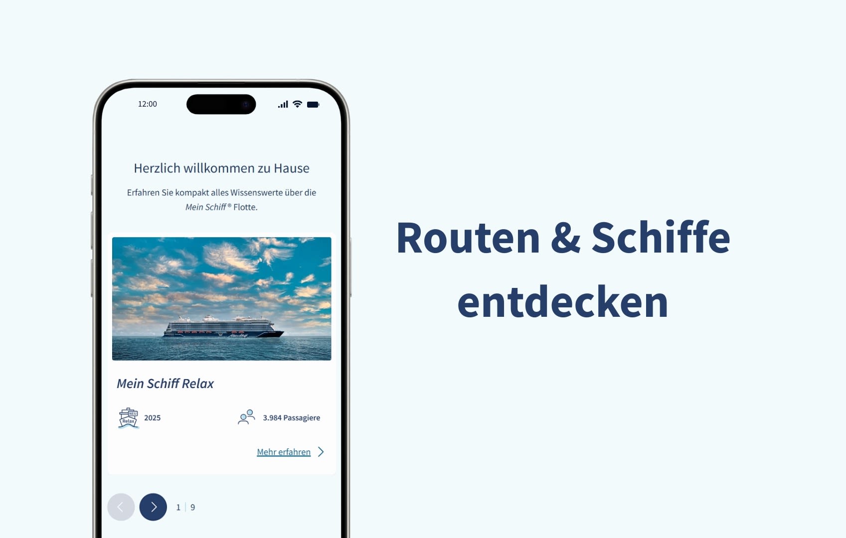 Smartphone mit Kreuzfahrtschiff der Mein Schiff® Flotte auf blauem Meer.