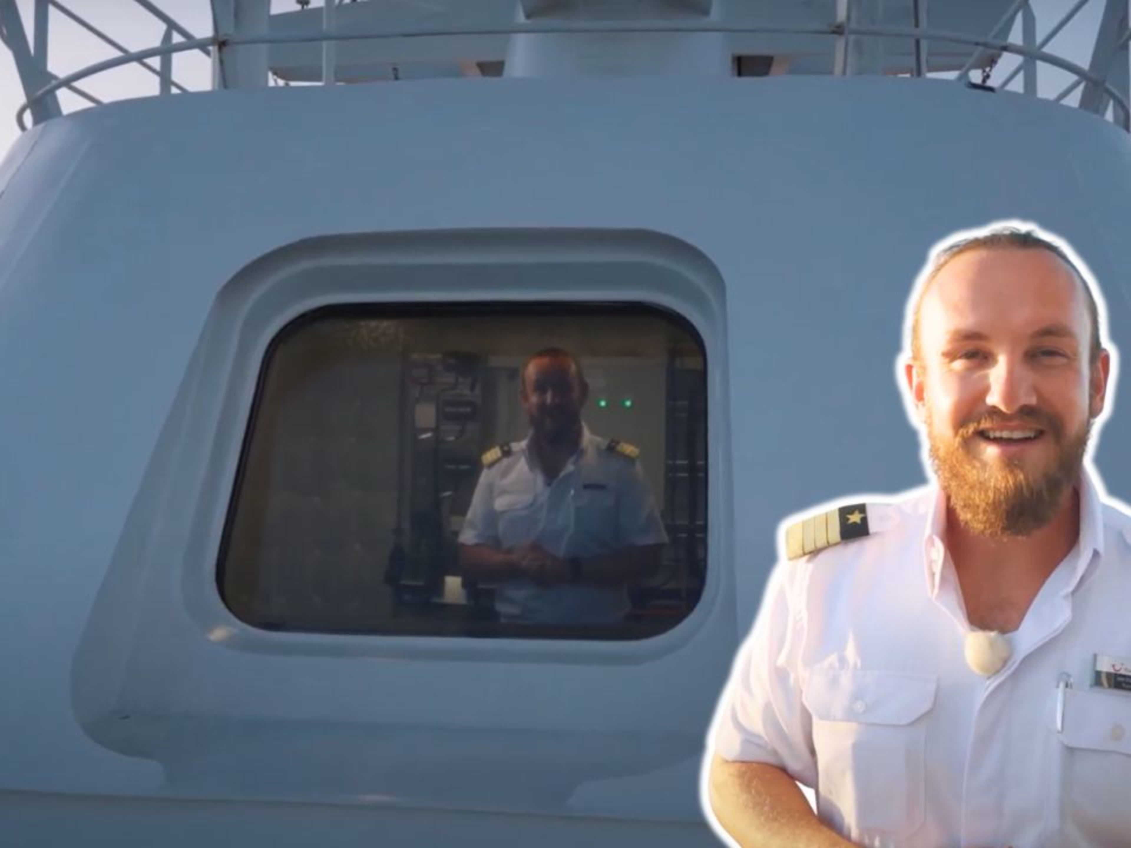 Mann in weißer Uniform vor Kreuzfahrtschiff der Mein Schiff® Flotte. Mann in weißer Uniform vor Kreuzfahrtschiff der Mein Schiff® Flotte.