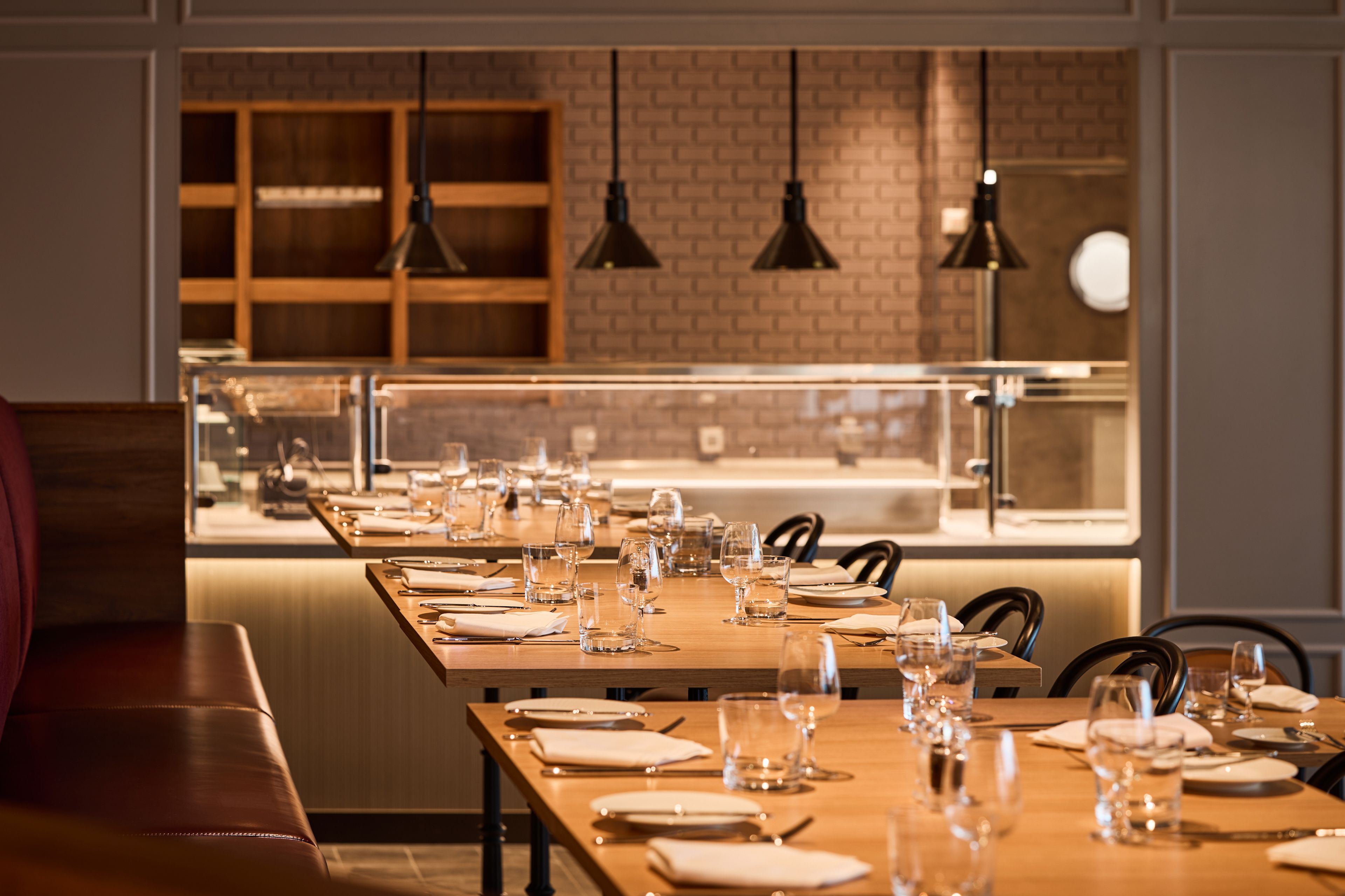 Virtual tour of the Sur Mer Bistrot