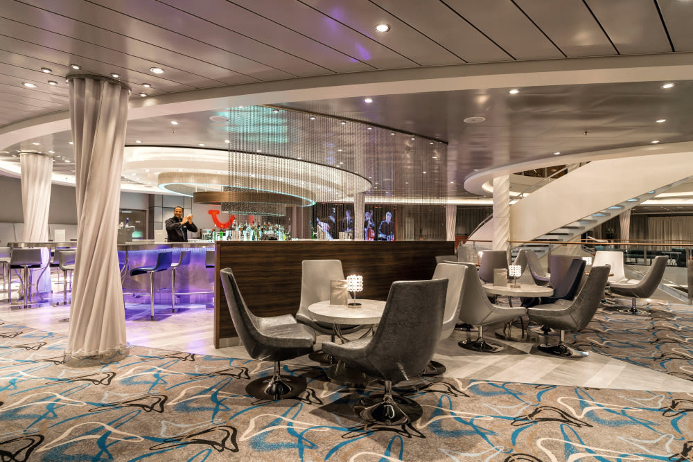 TUI Bar