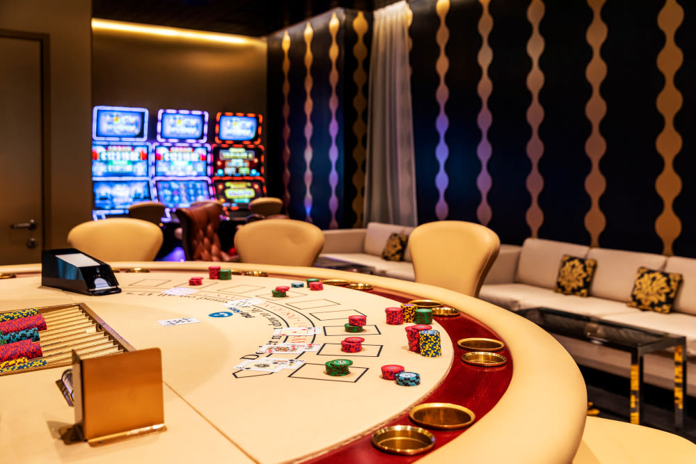 Casino & Lounge