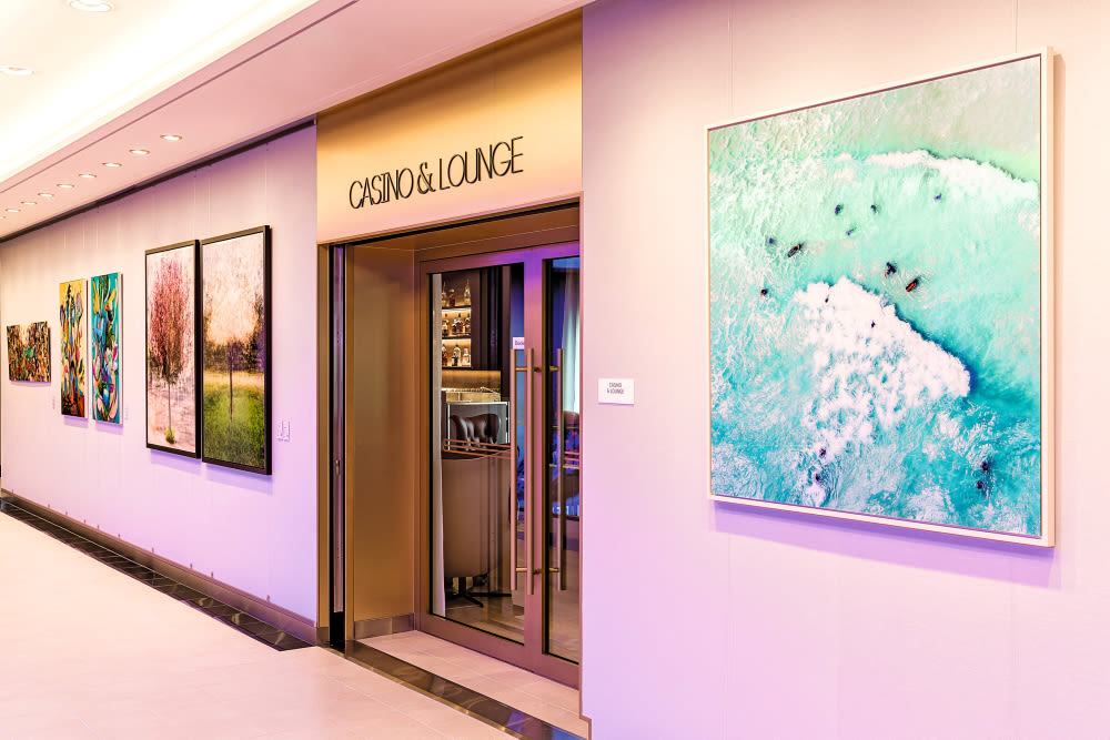 Casino & Lounge