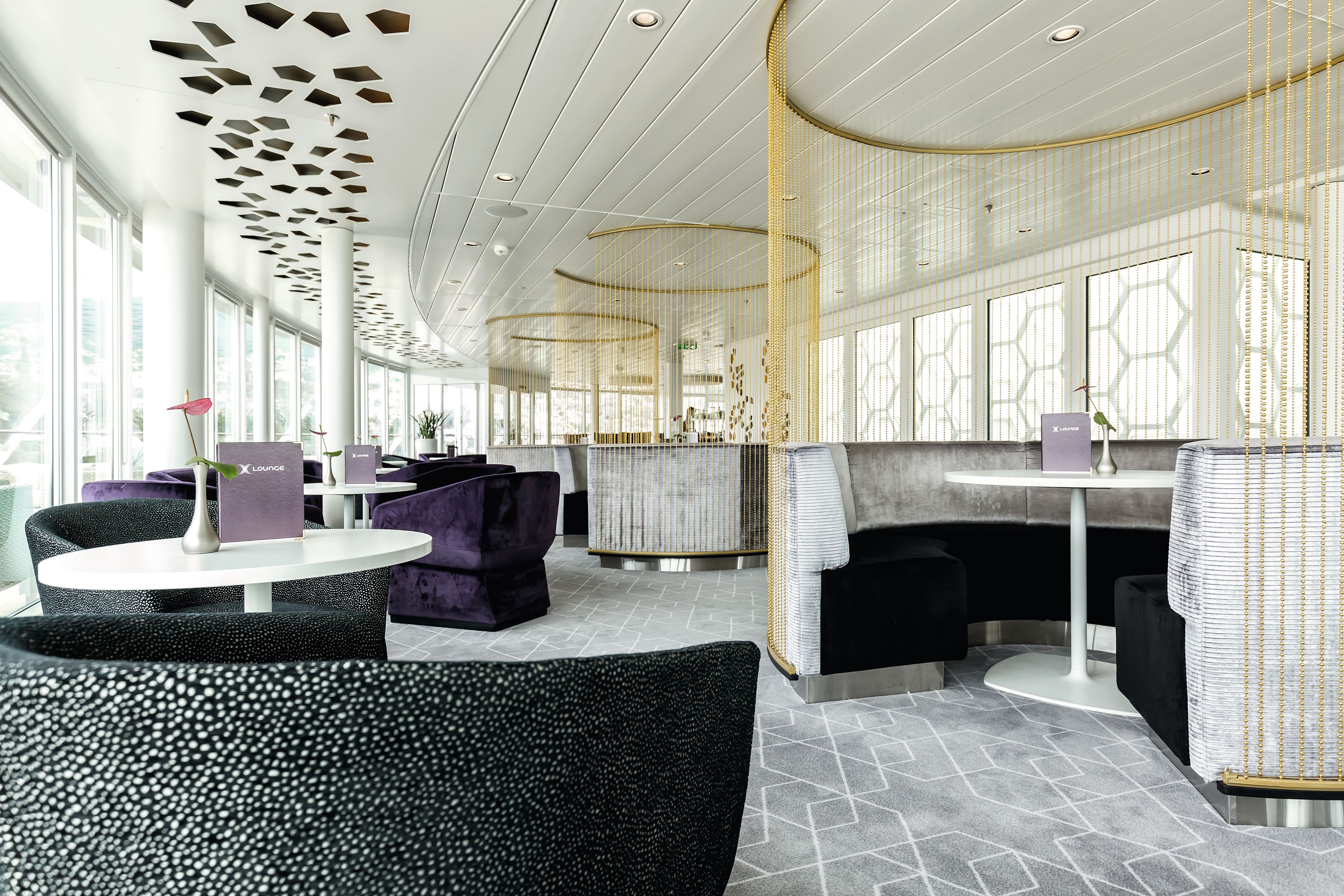 X-Lounge