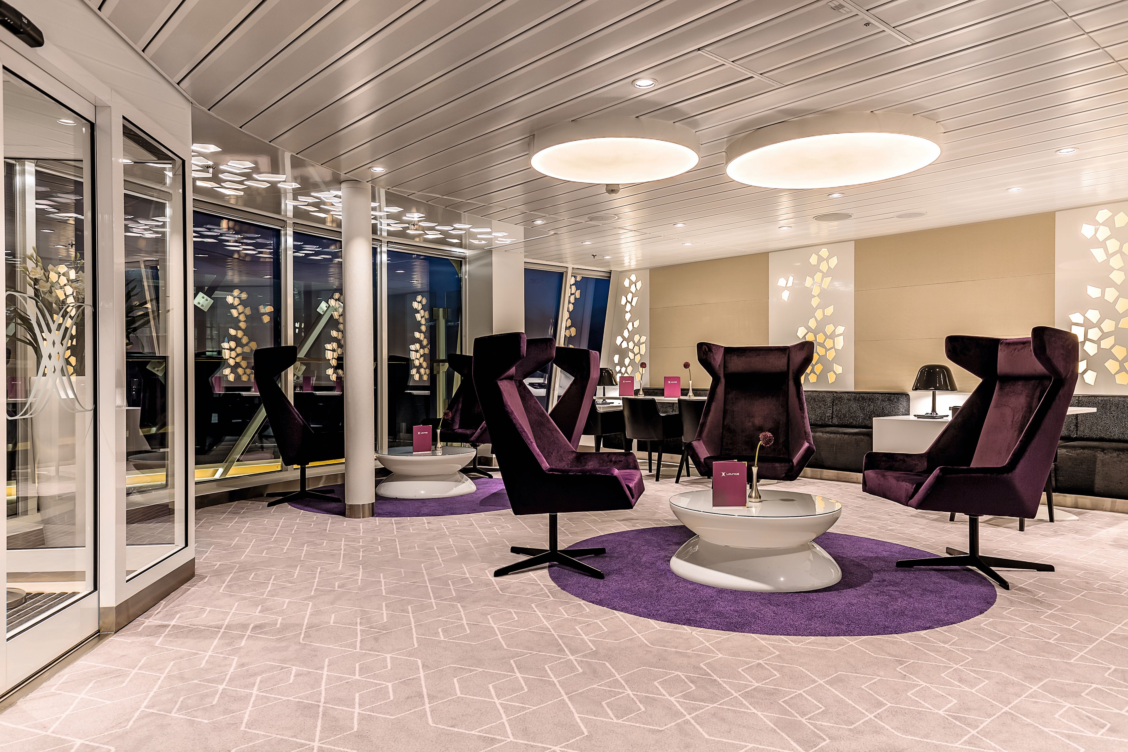 X-Lounge