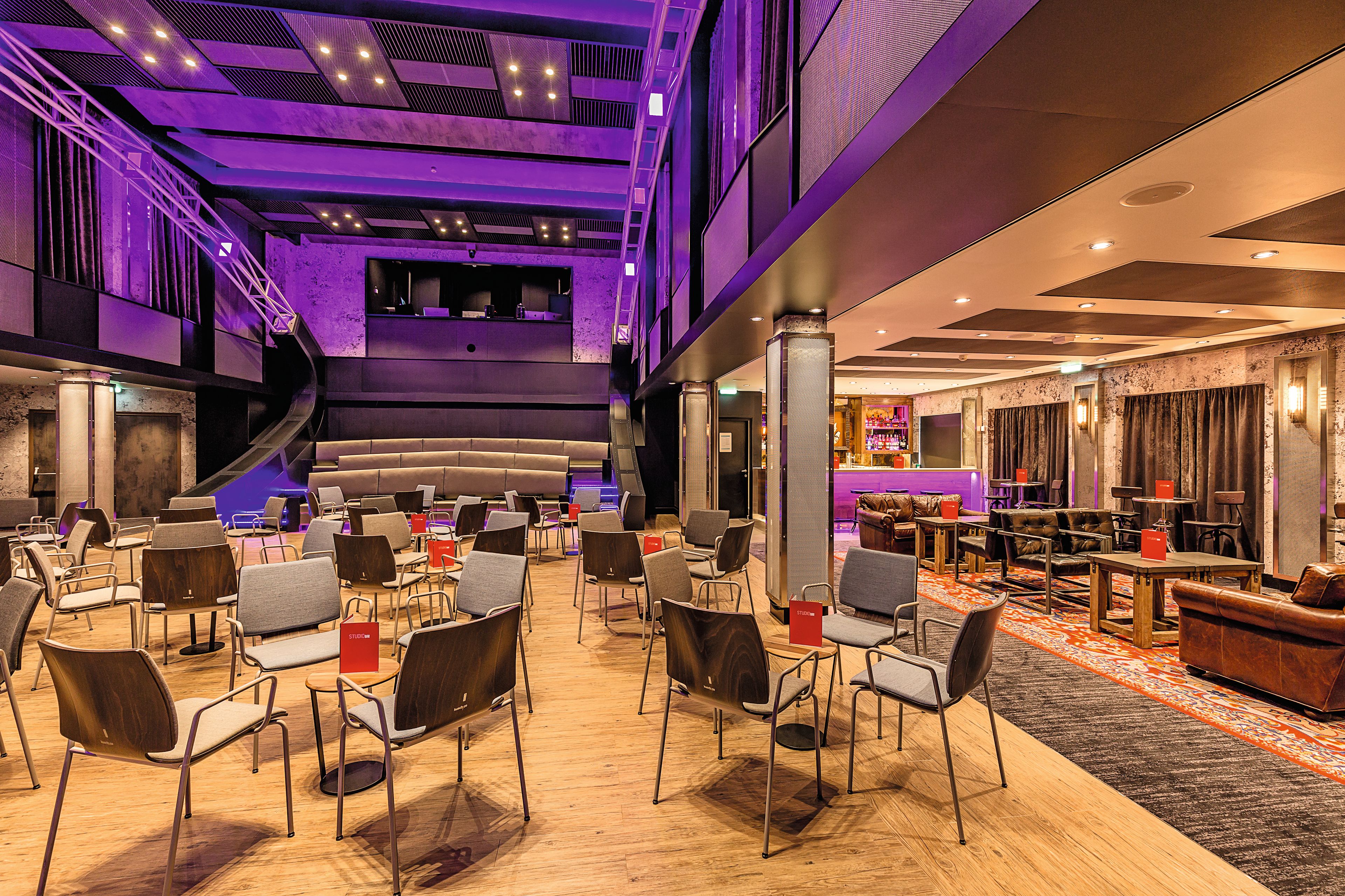 Studio Bar