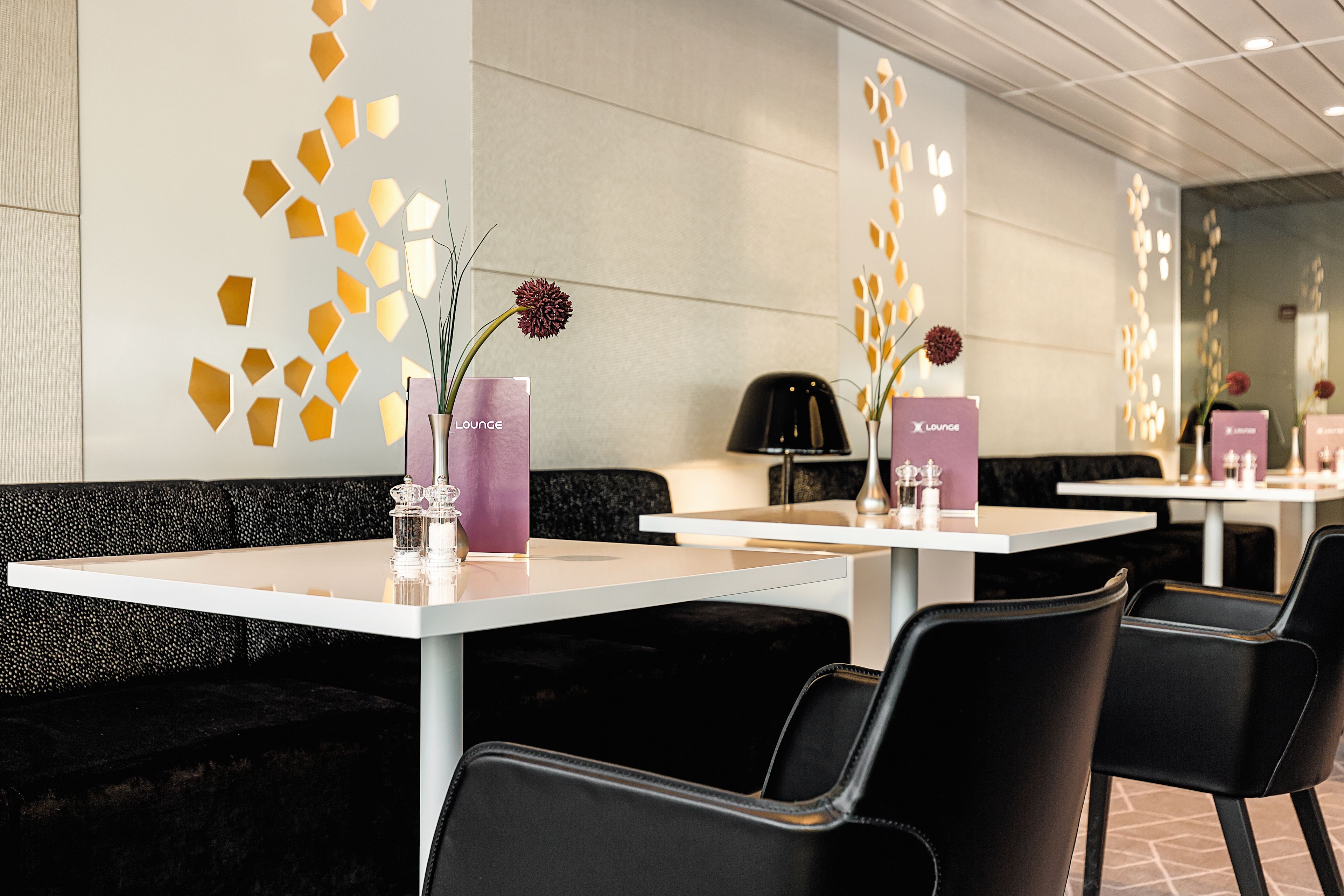 X-Lounge
