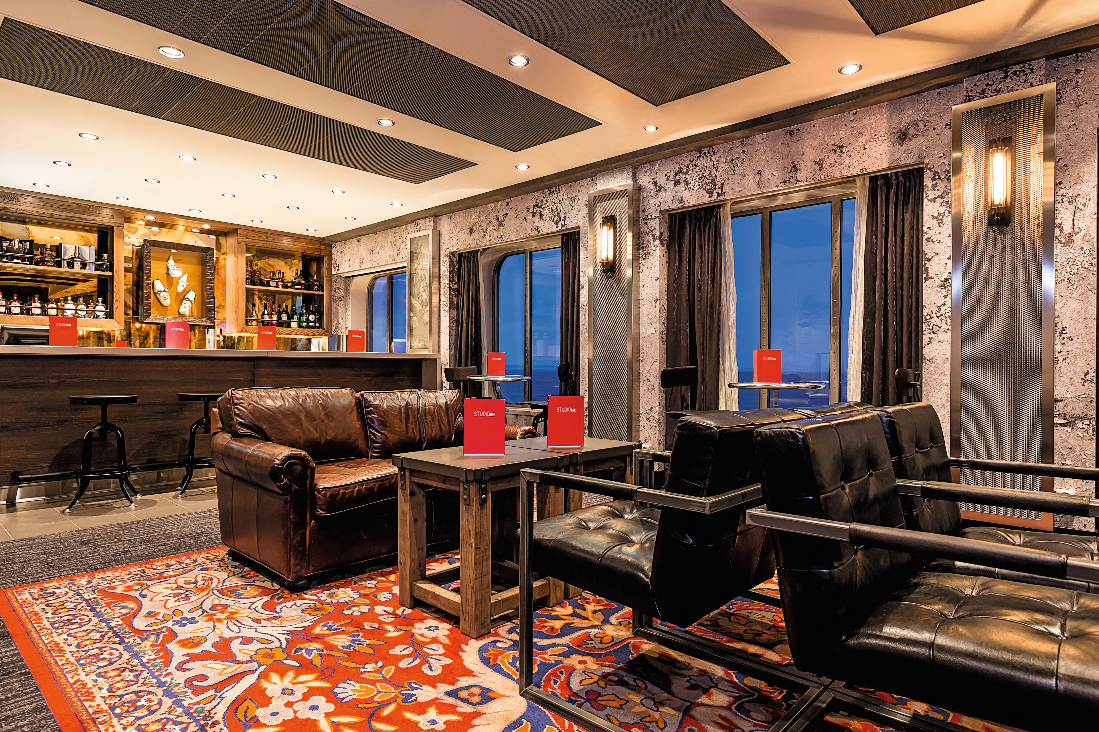 Studio Bar