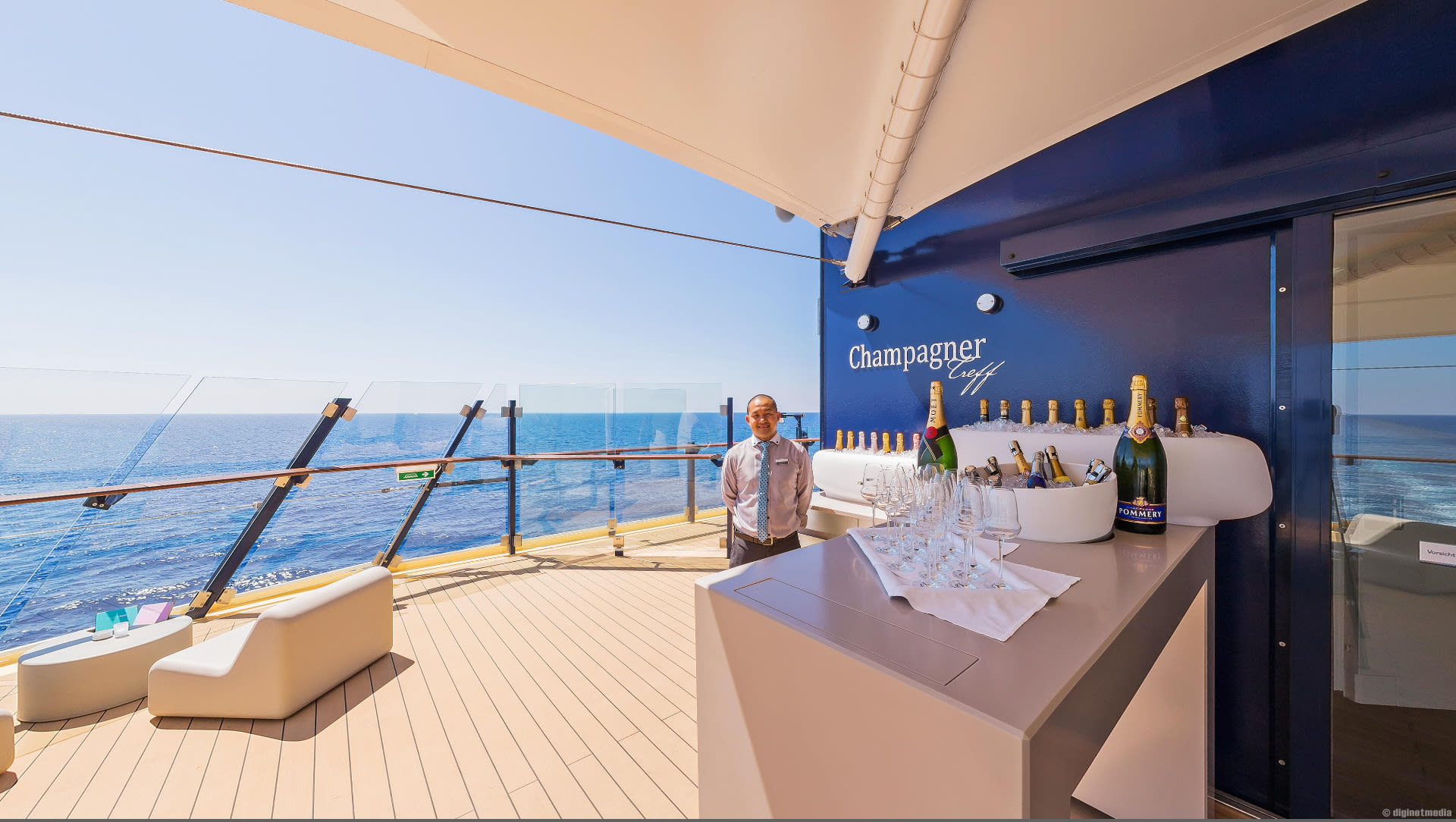 Virtual tour of the Champagne Bar