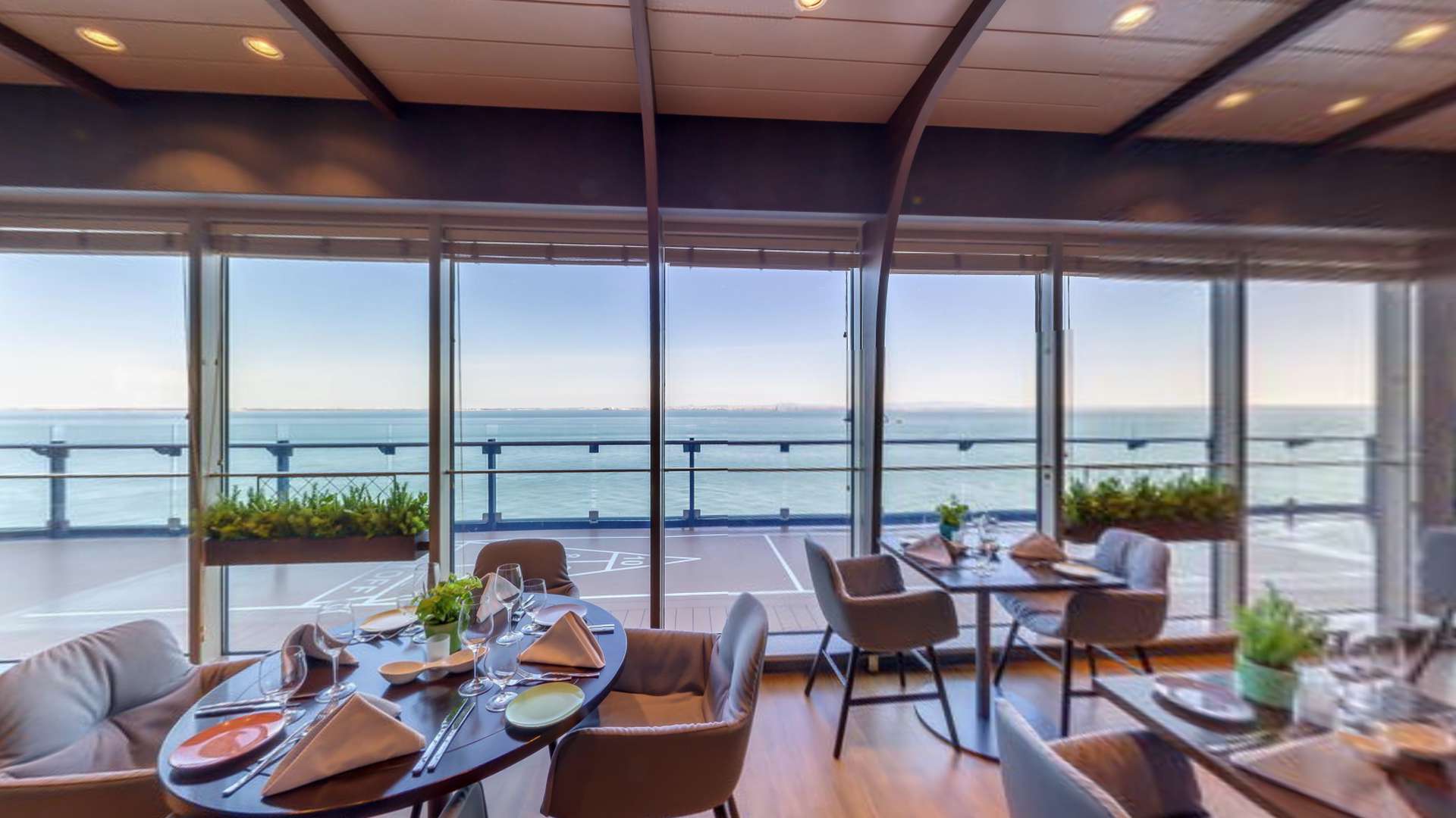Virtual tour of the La Spezia - Italian Eatery