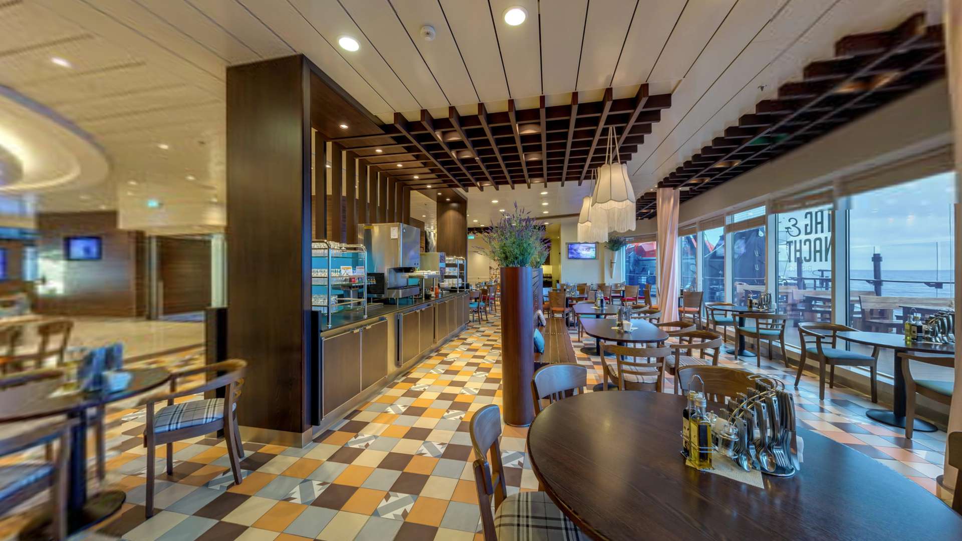 Virtual tour of the Tag & Nacht - Bistro