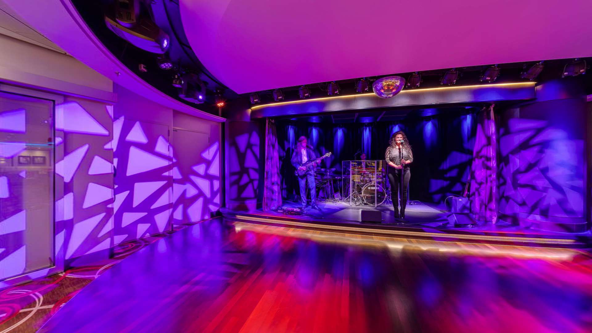 Virtual tour of the Schau Bar