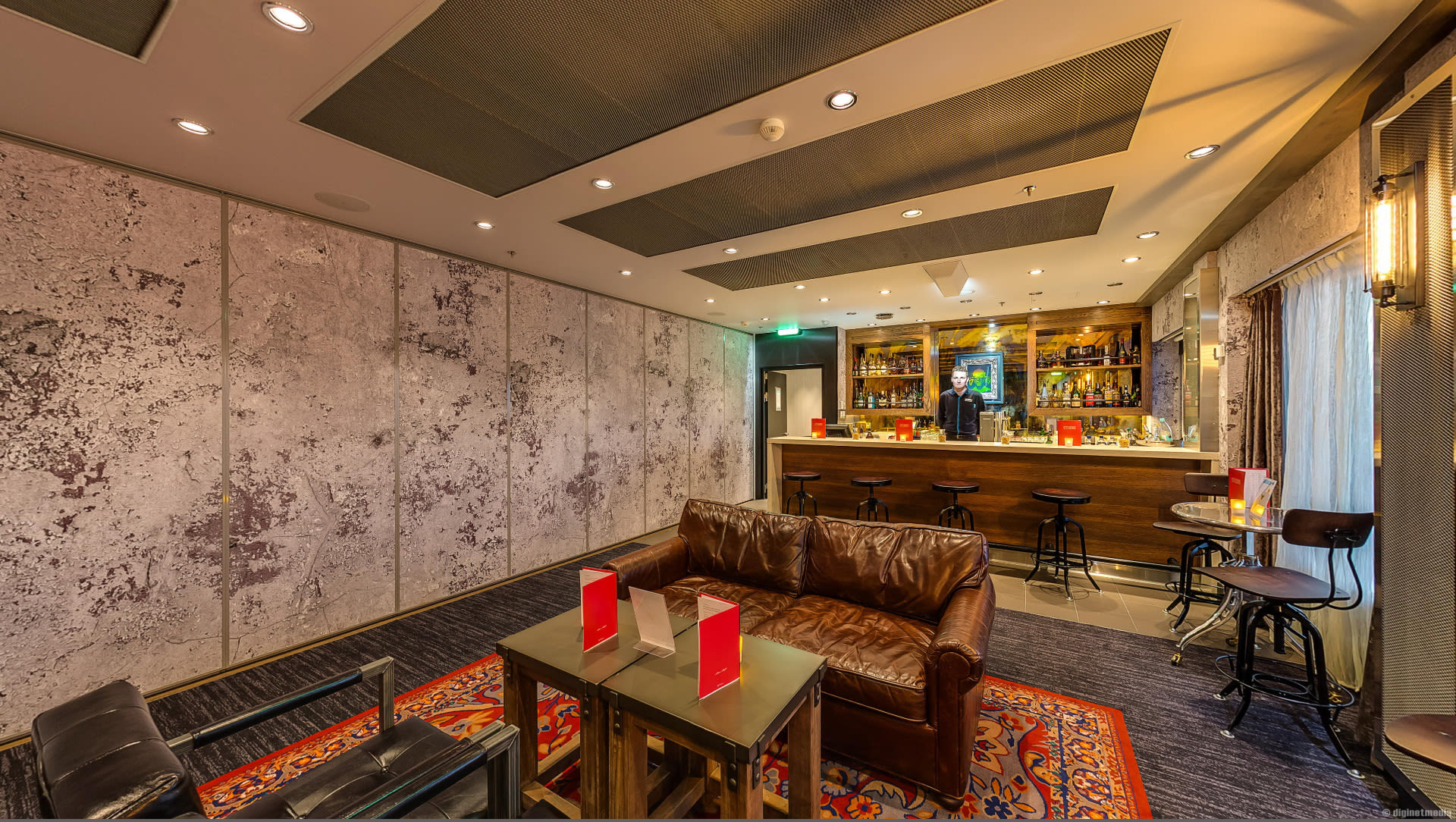 Virtual tour of the Studio Bar