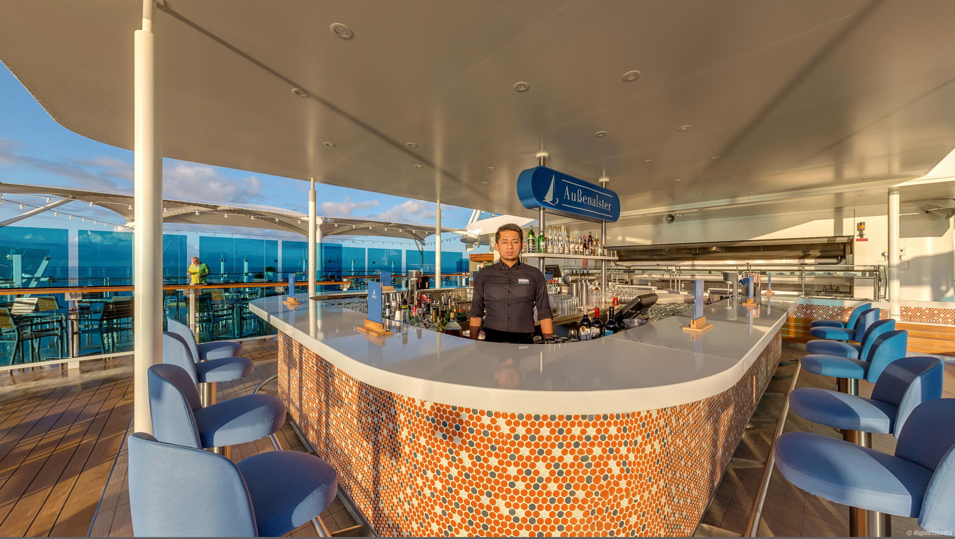 Virtual tour of the Außenalster - Bar & Grill