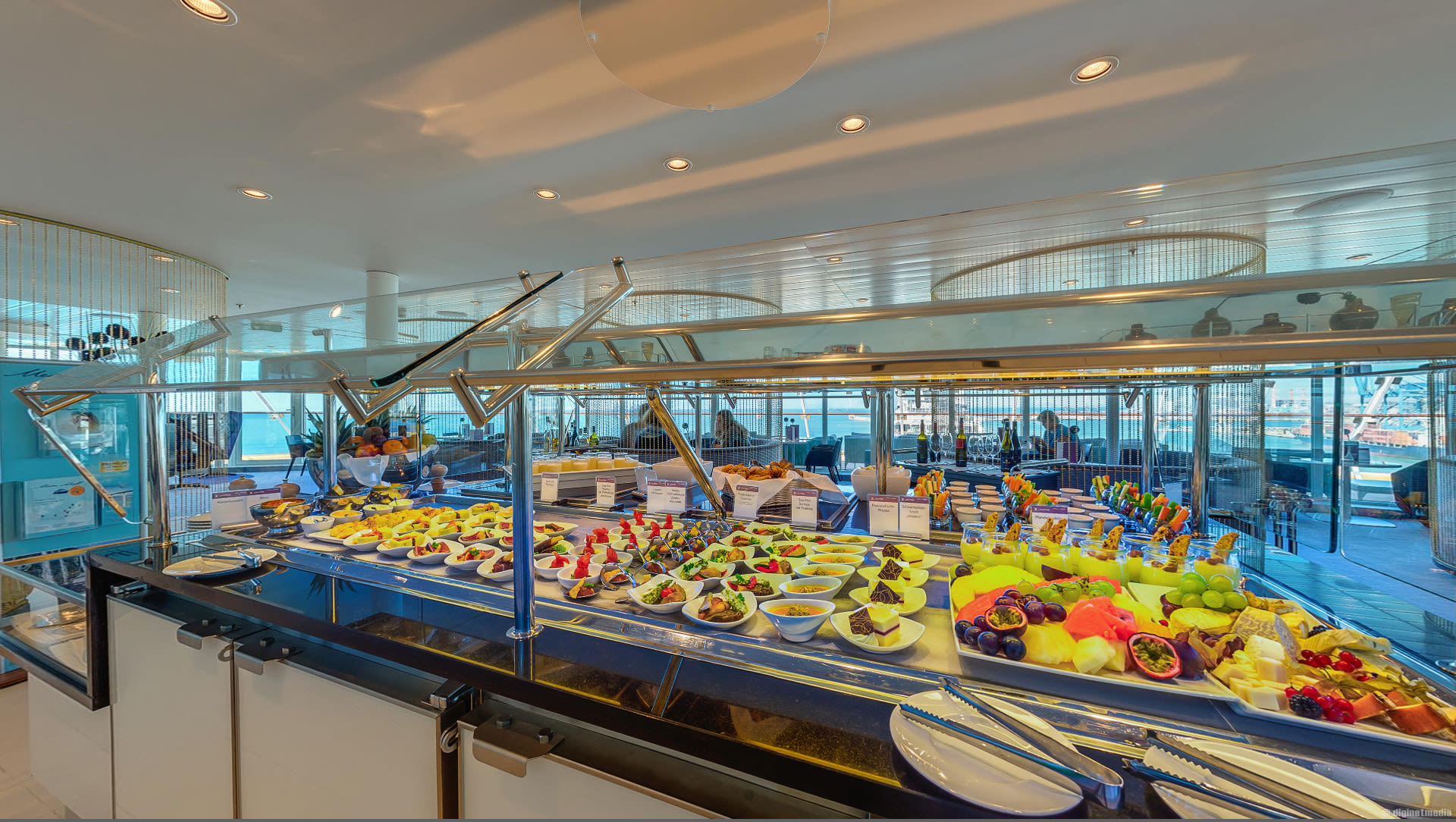 Virtual tour of the X-Lounge