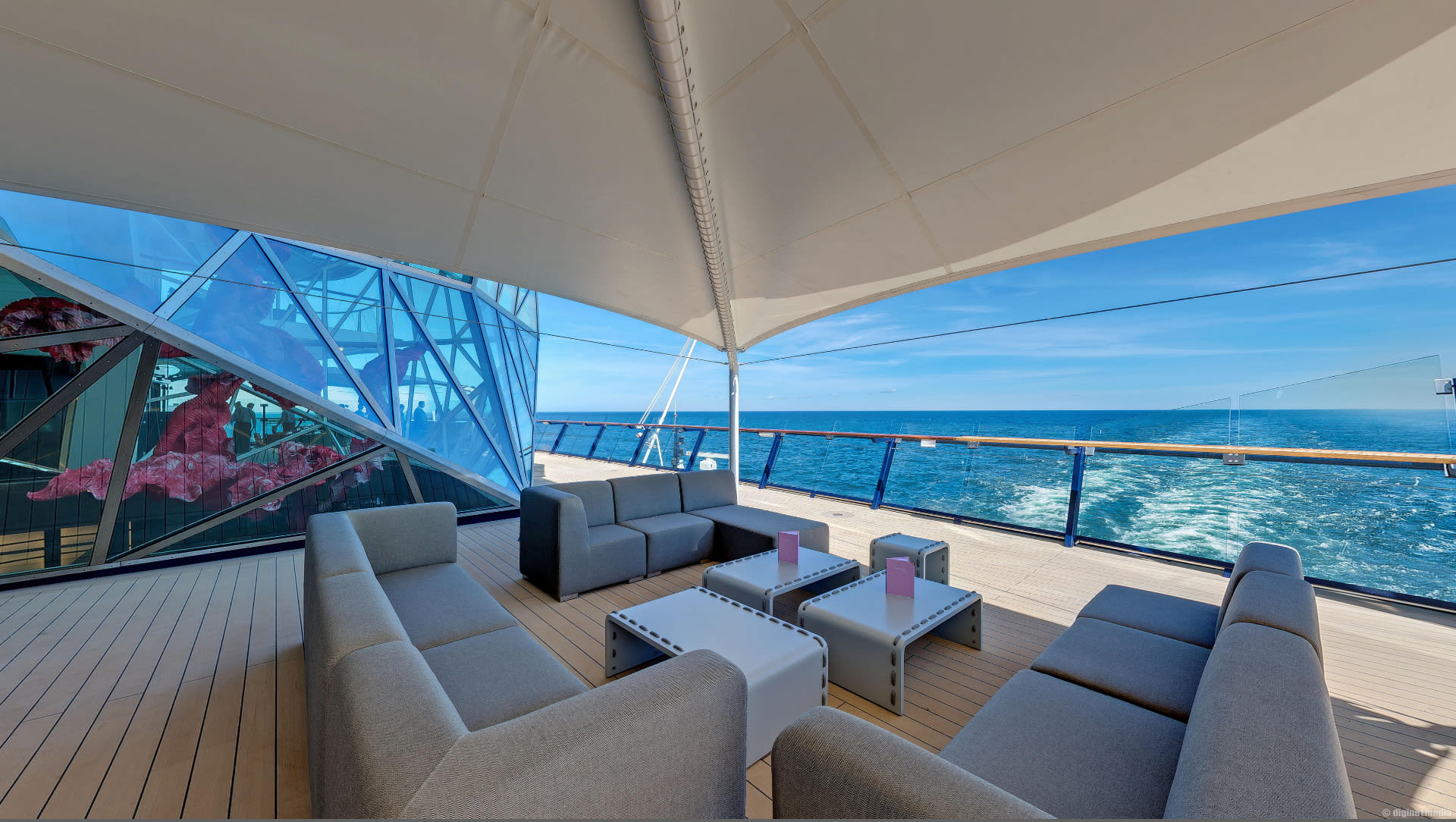Virtual tour of the Champagne Bar