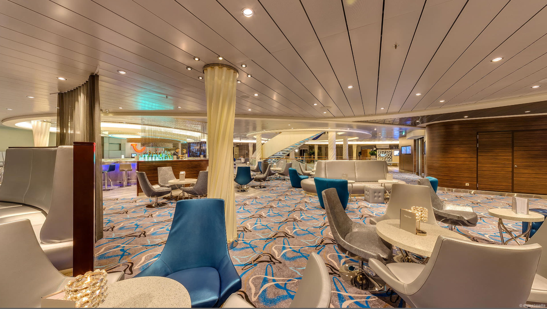 TUI Bar