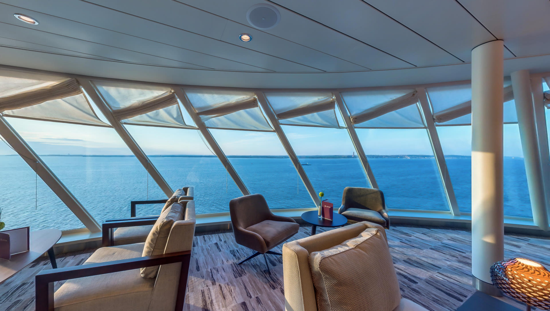 Virtual tour of the X-Lounge