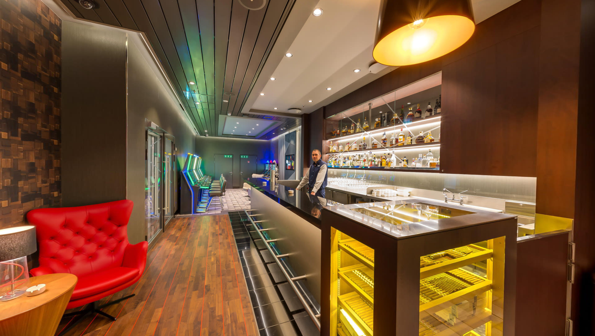 Virtual tour of the Casino & Lounge
