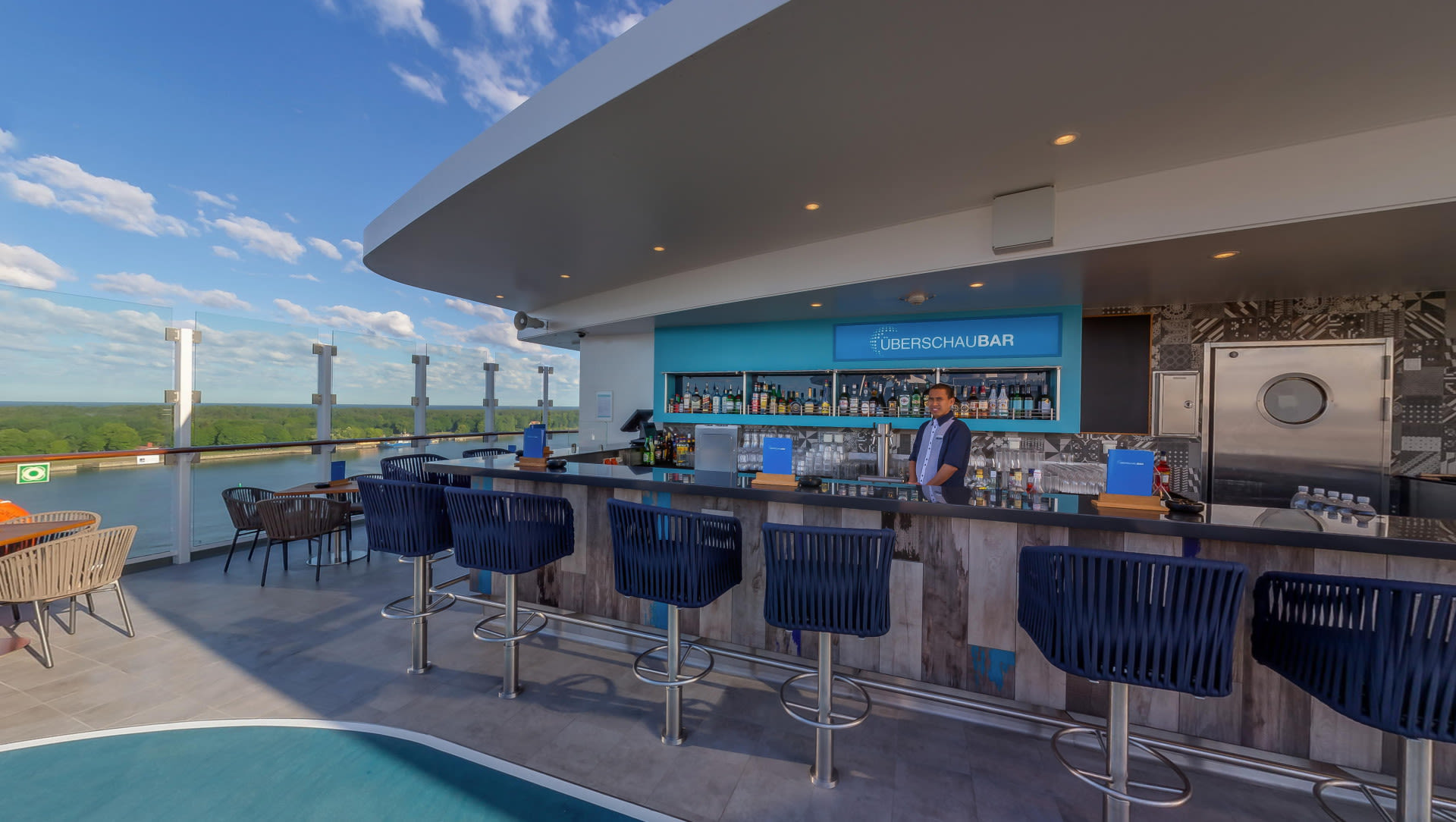 Virtual tour of the Überschau Bar