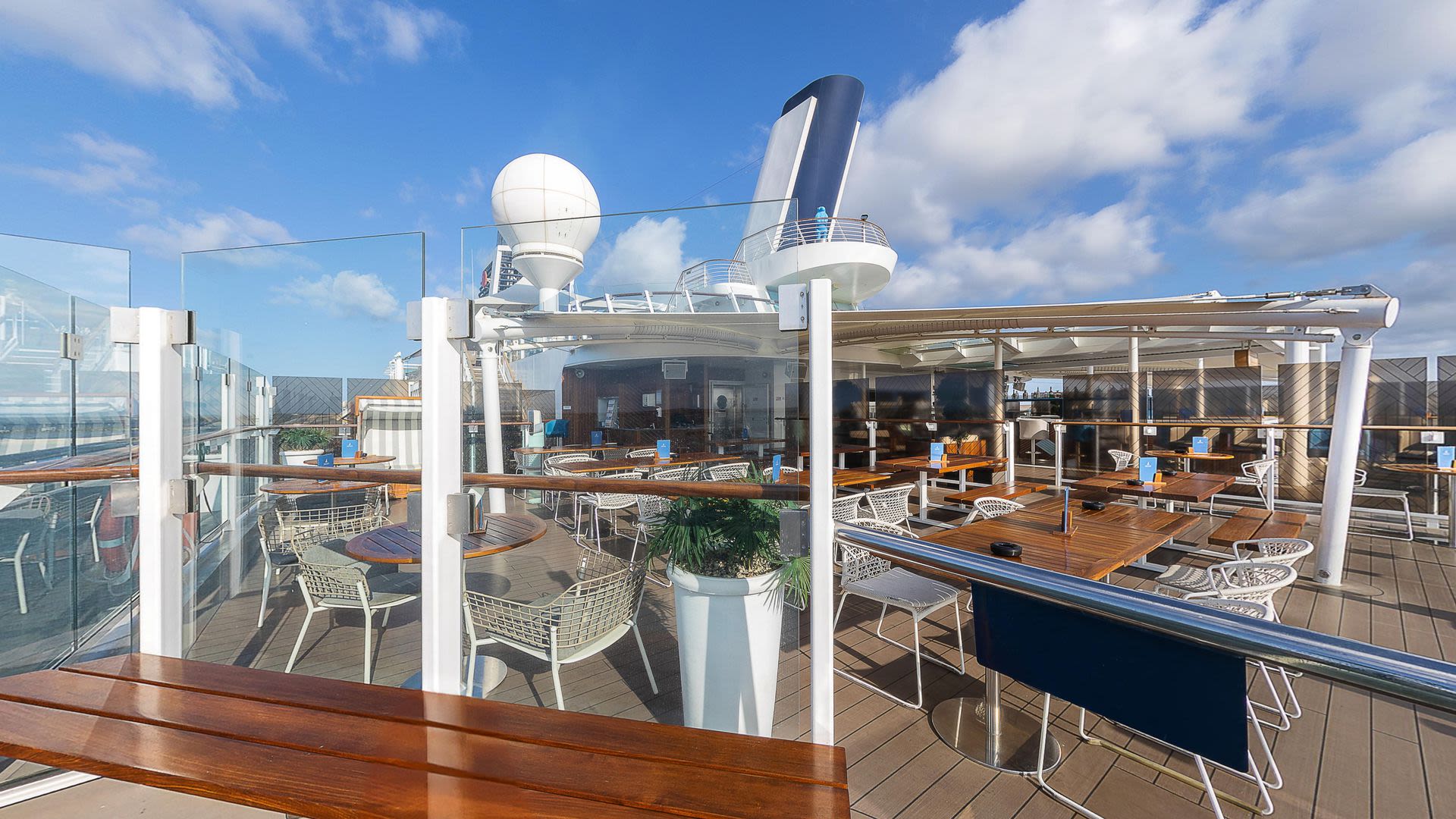 Virtual tour of the Außenalster - Bar & Grill