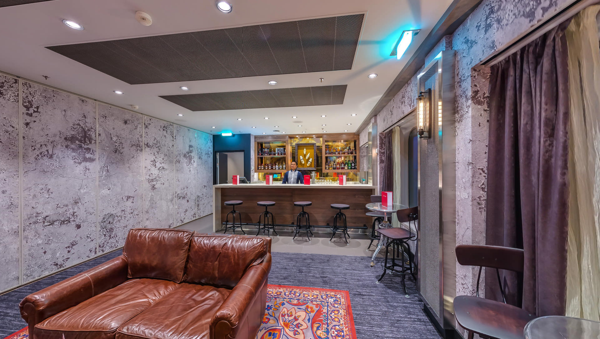 Virtual tour of the Studio Bar