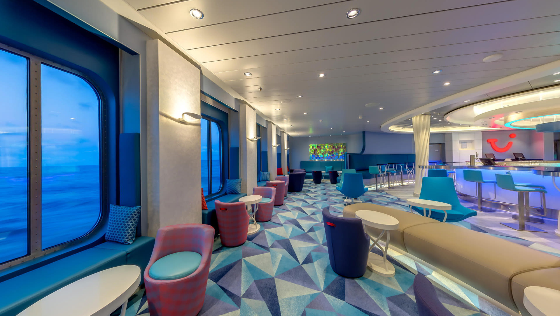 TUI Bar