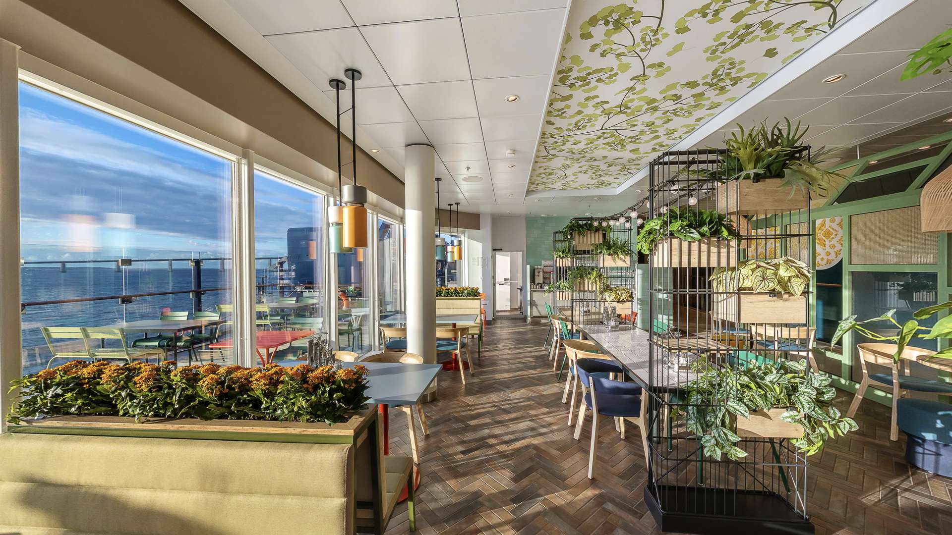 Virtual tour of the Tag & Nacht - Bistro