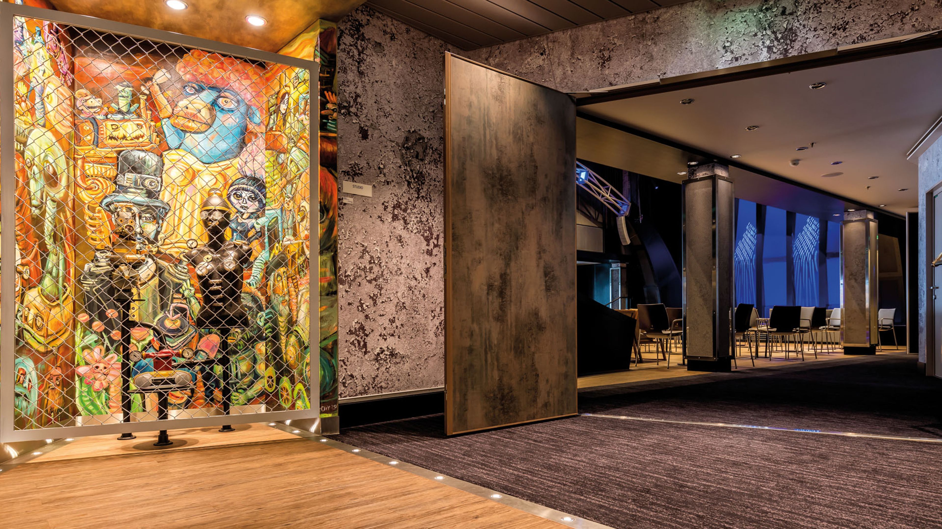 Studio Bar