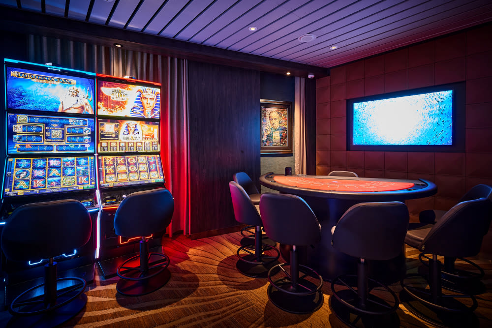 Casino & Lounge