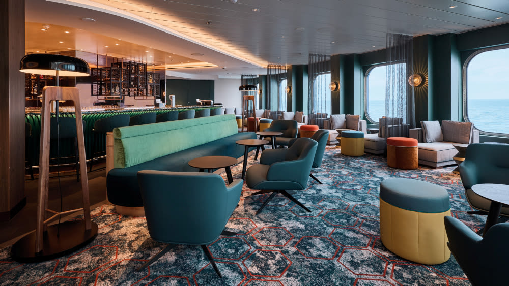 Virtual tour of the Mein Schiff Bar